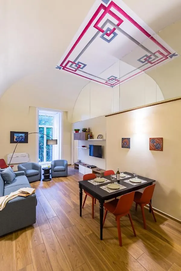 Apartment In The Heart Of Nightlife By Wonderful Italy location